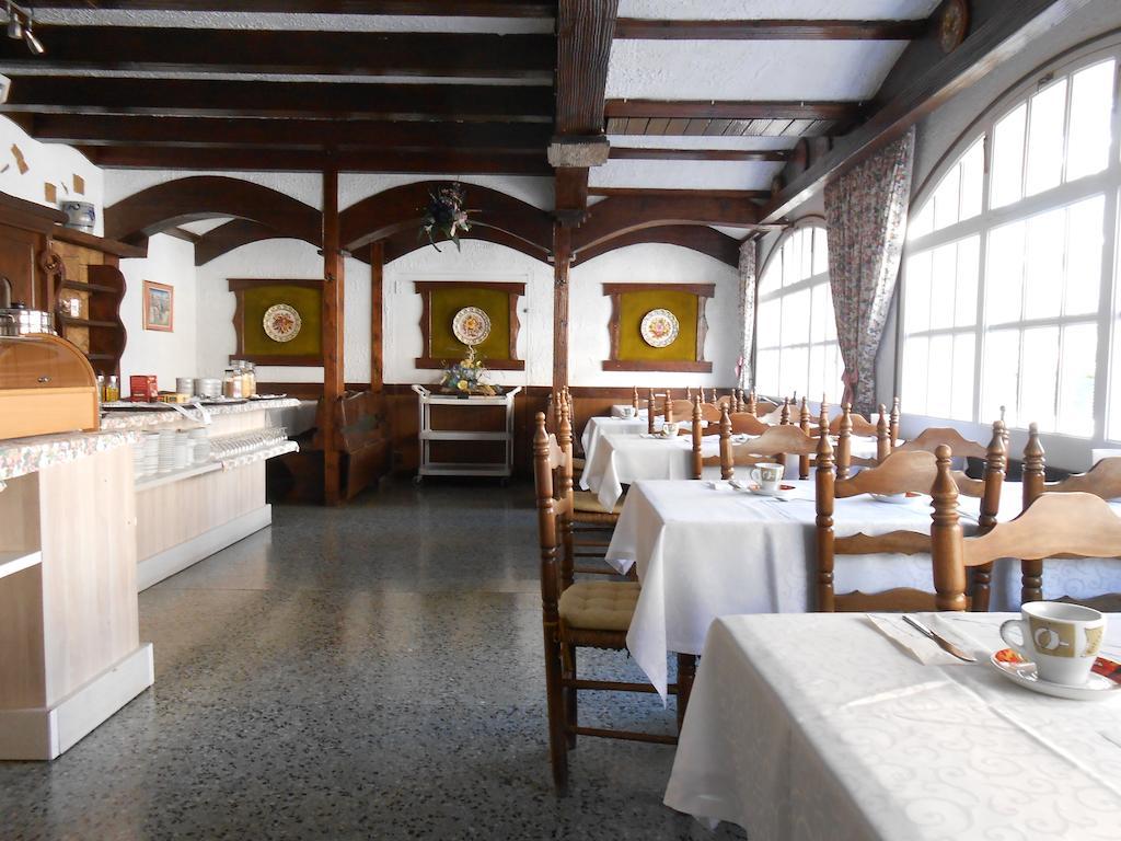 Hotel Marbella Roses Dış mekan fotoğraf